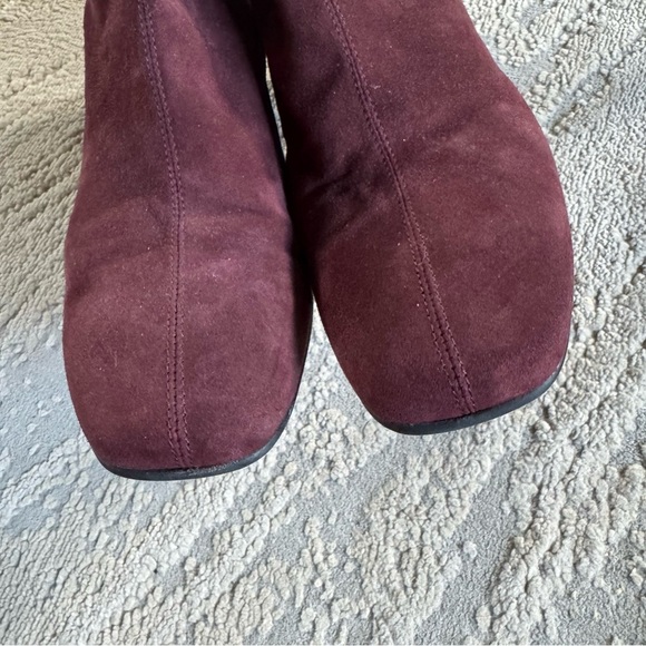 Aquatalia Suede leather Ankle Boots booties  Burgundy red Square Toe heels 9.5 - Picture 4 of 16